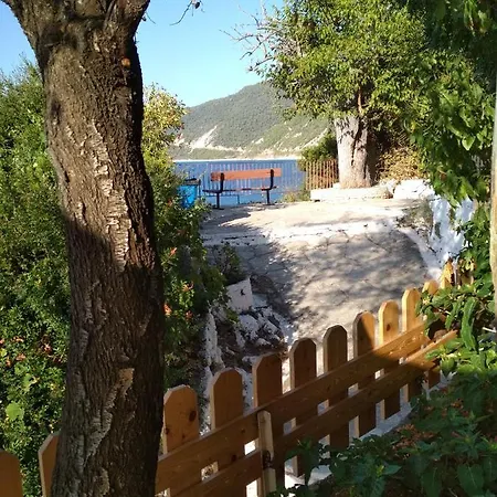 Gasthuis Ostria Áyios Nikítas